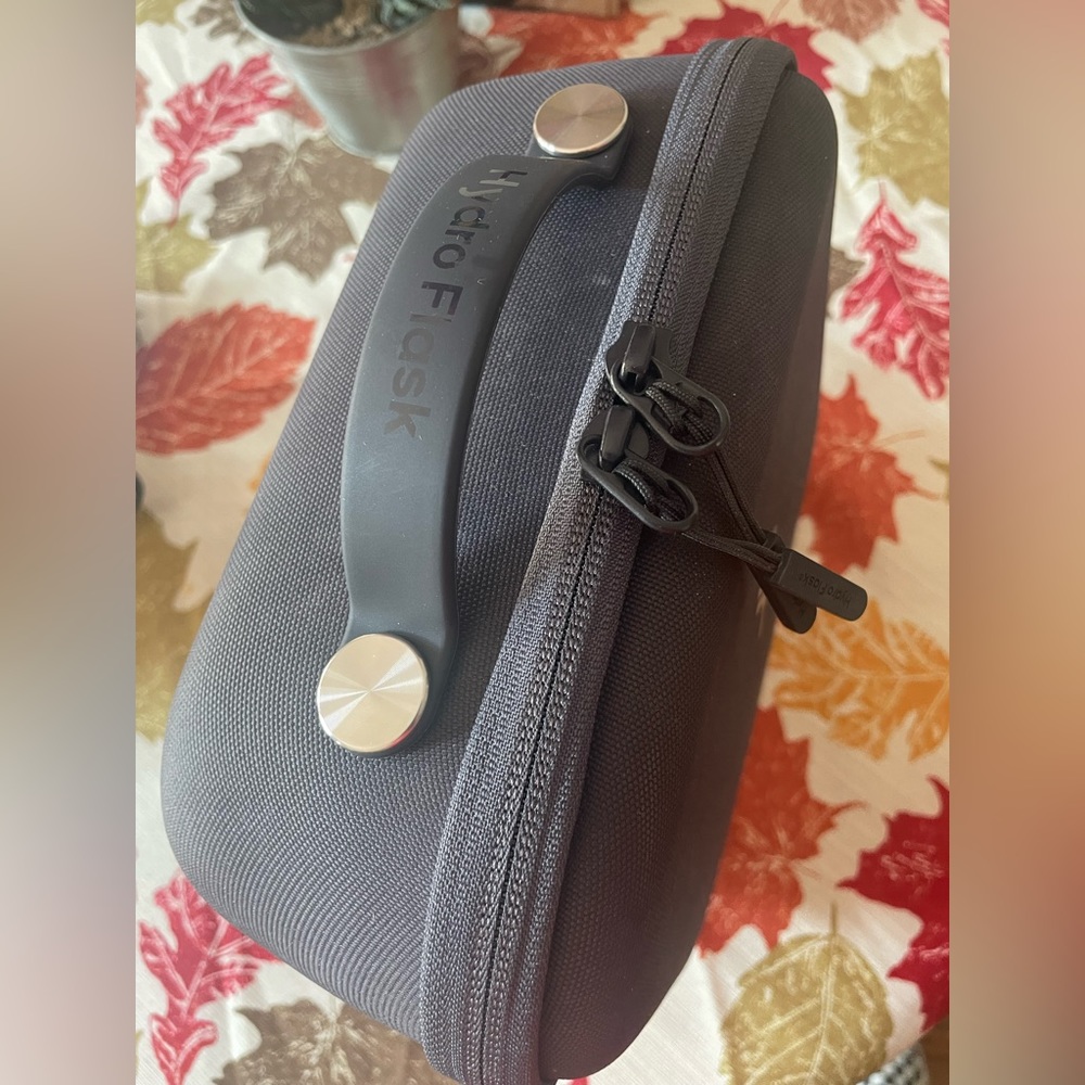 Black Hydroflask Lunchbox